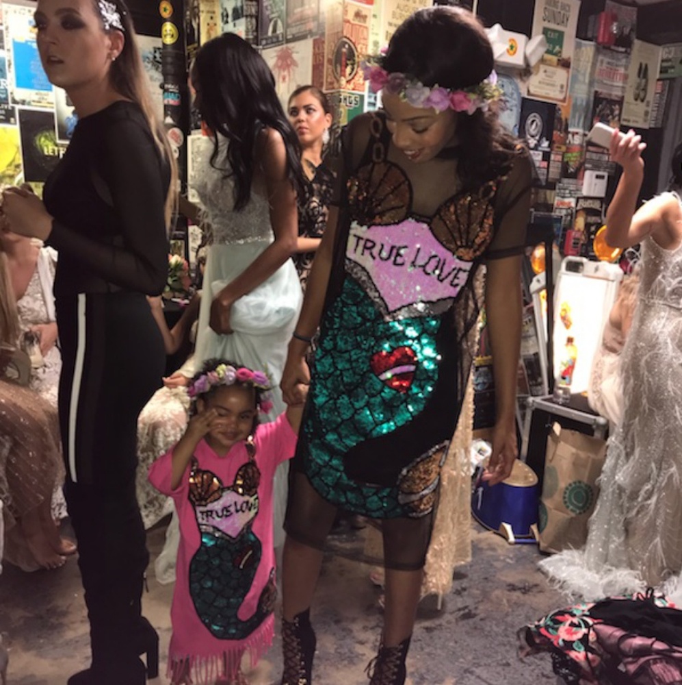 Mom -ONE SIZE... Kid size 3T